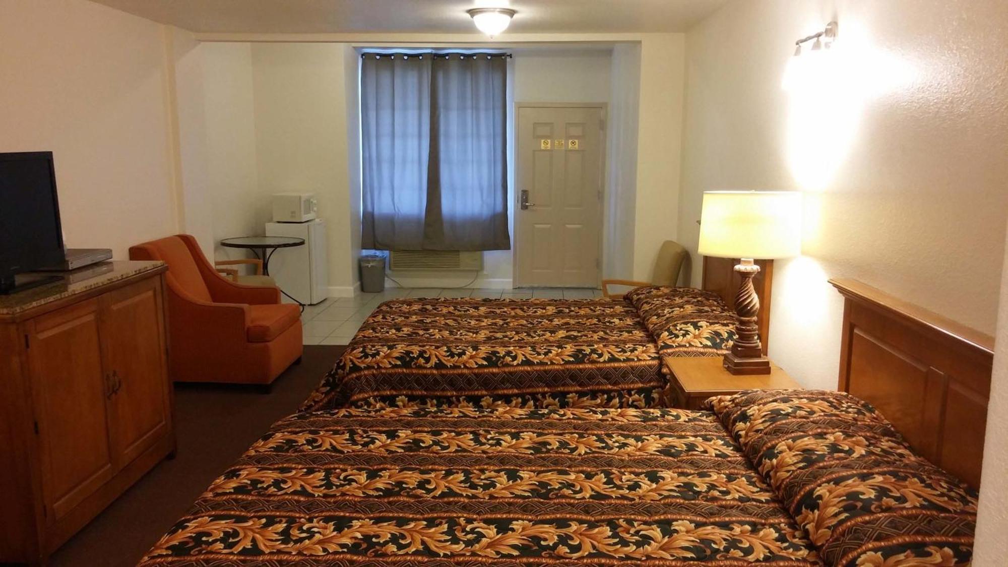 Country Regency Inn & Suites Manvel Exteriér fotografie