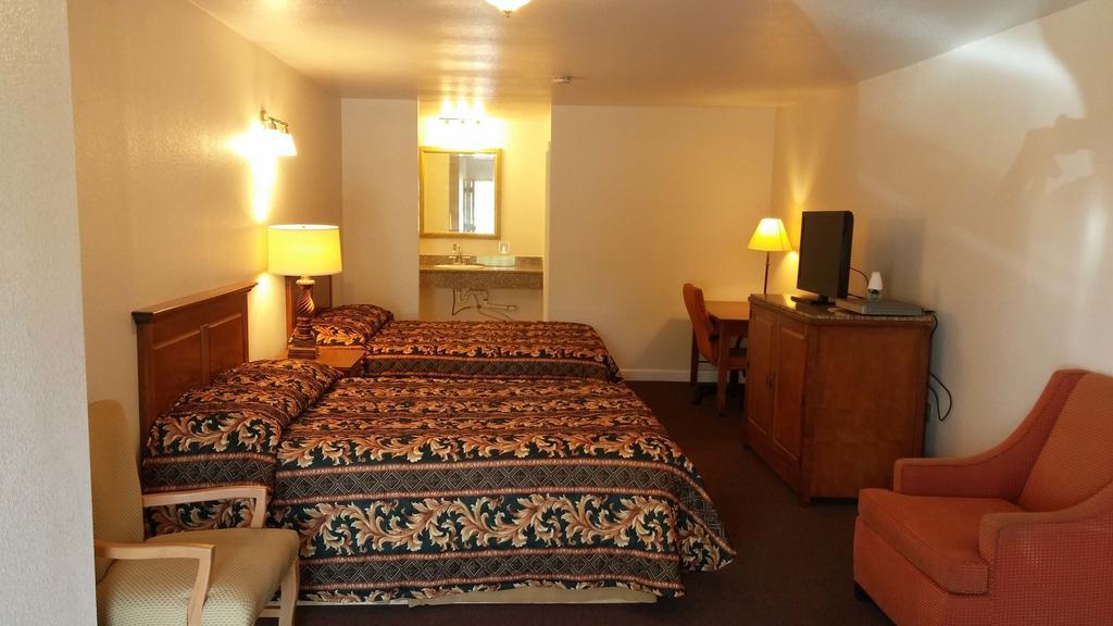 Country Regency Inn & Suites Manvel Pokoj fotografie