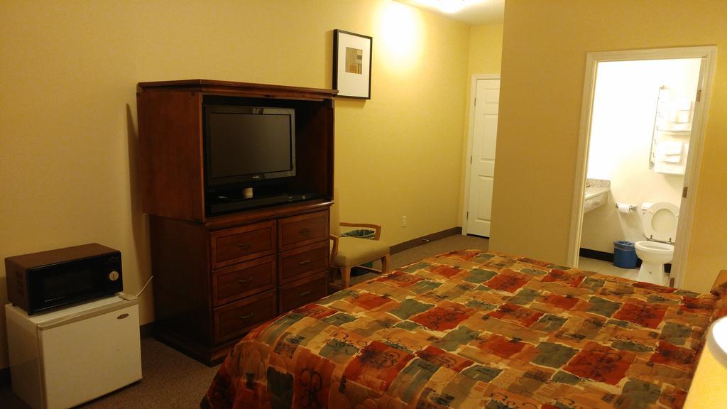 Country Regency Inn & Suites Manvel Exteriér fotografie