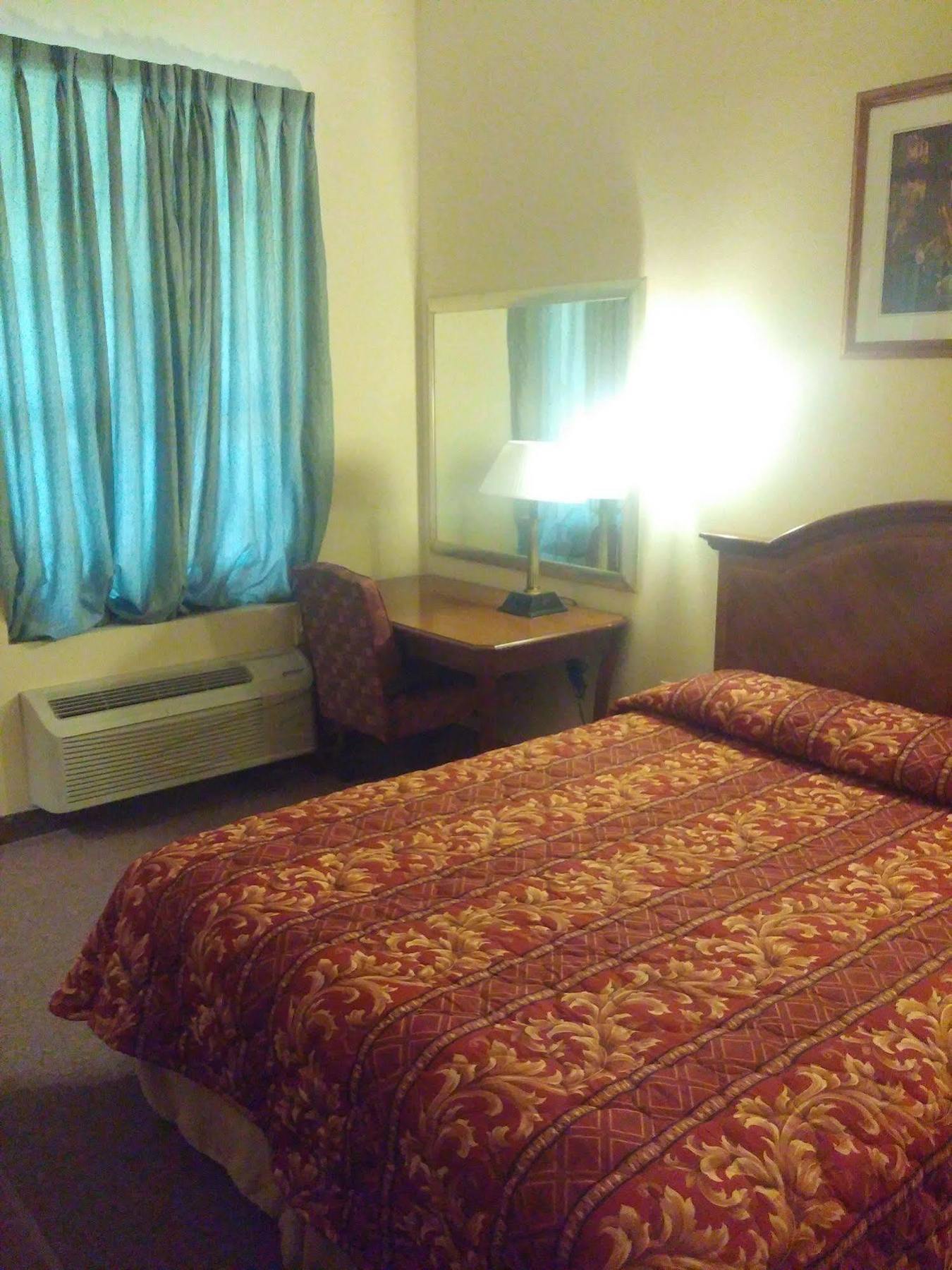 Country Regency Inn & Suites Manvel Exteriér fotografie