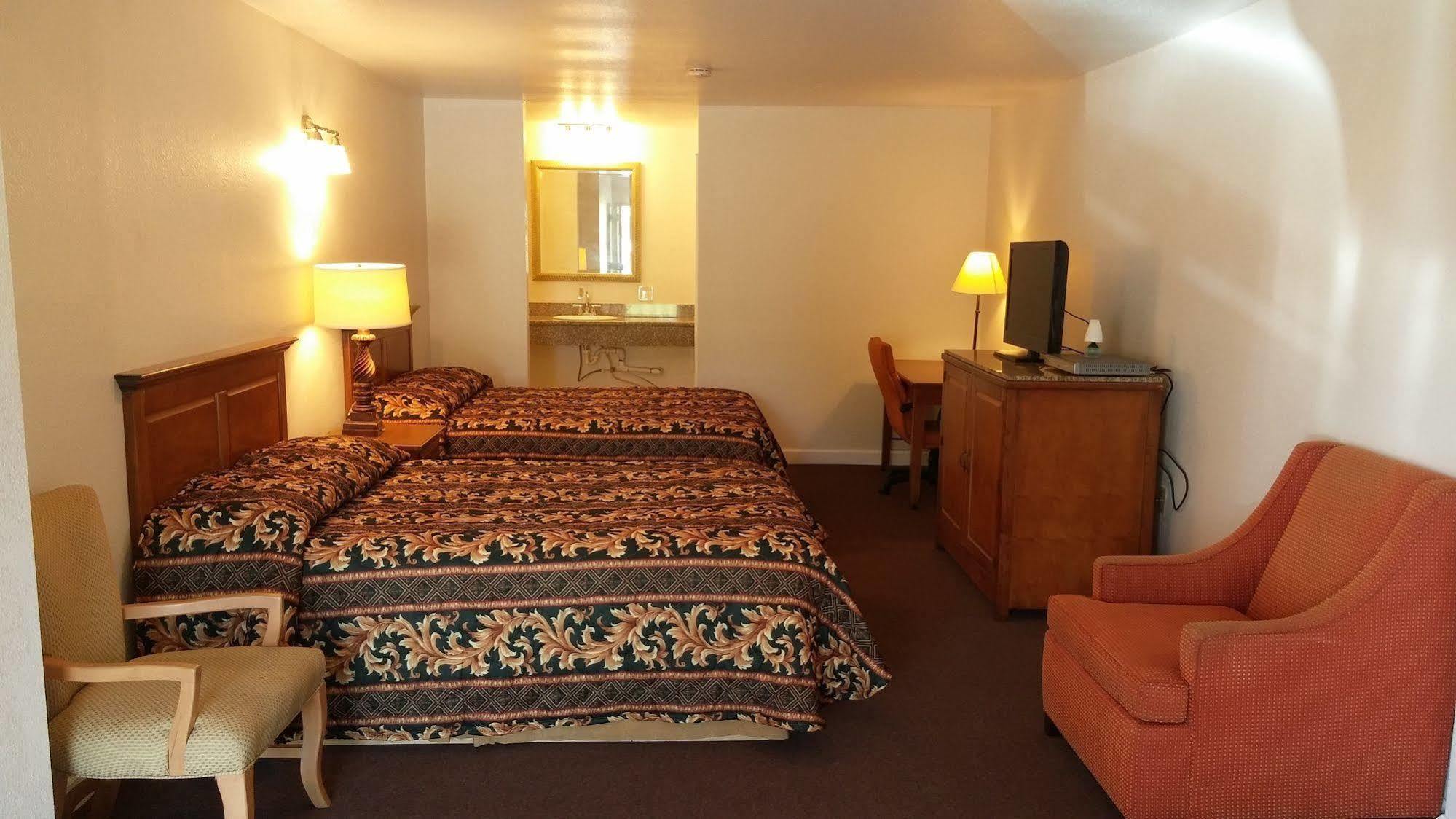 Country Regency Inn & Suites Manvel Exteriér fotografie