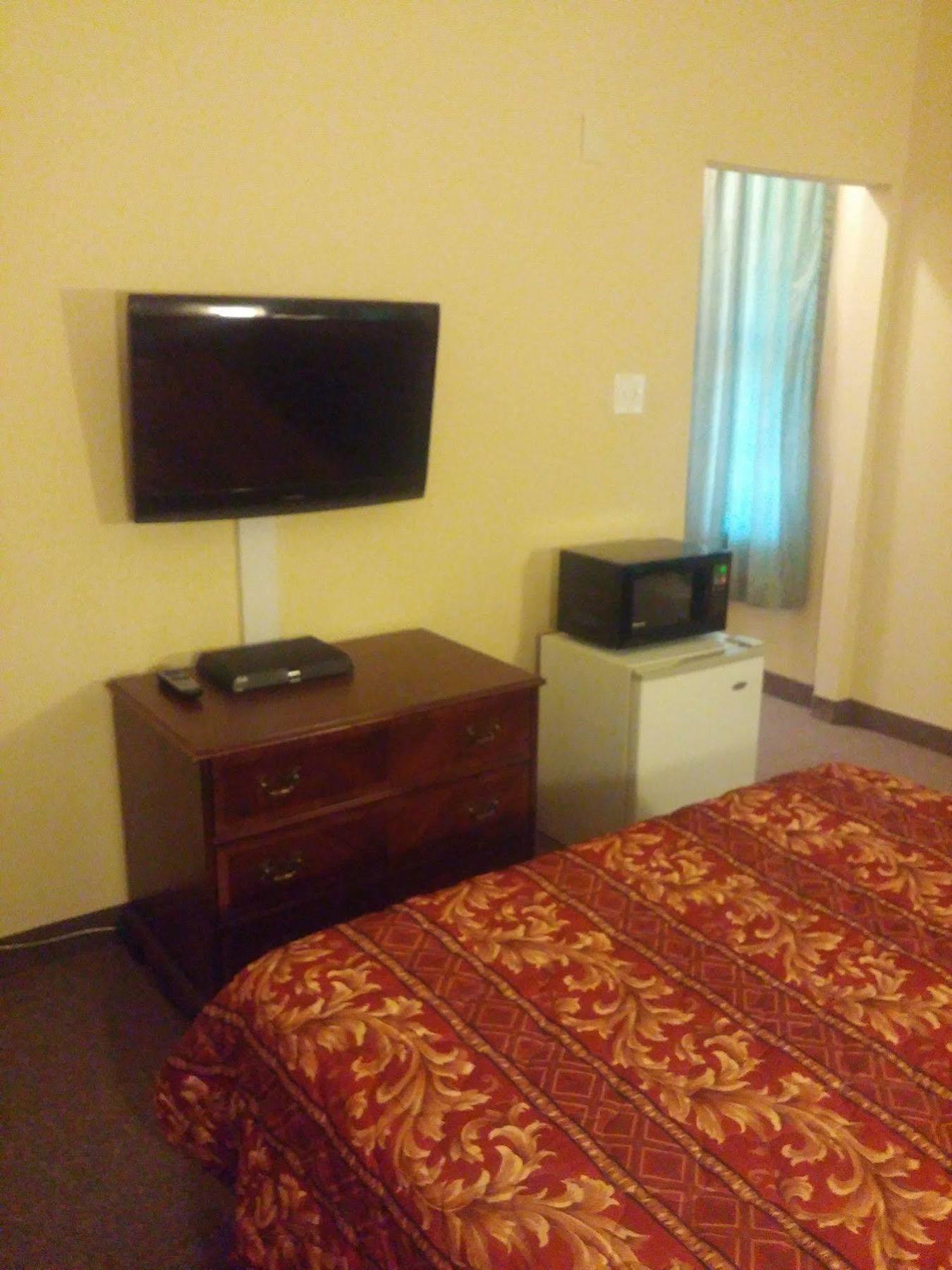 Country Regency Inn & Suites Manvel Exteriér fotografie