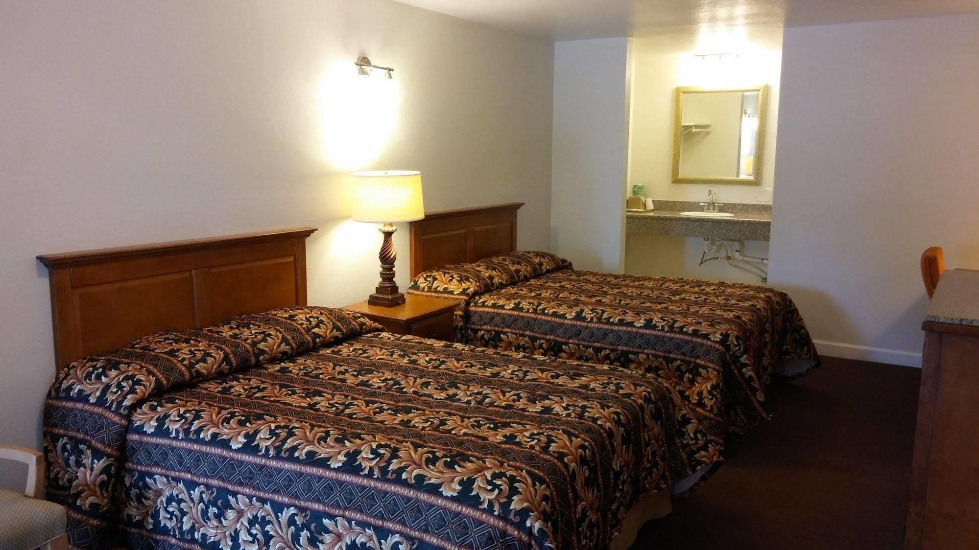 Country Regency Inn & Suites Manvel Exteriér fotografie