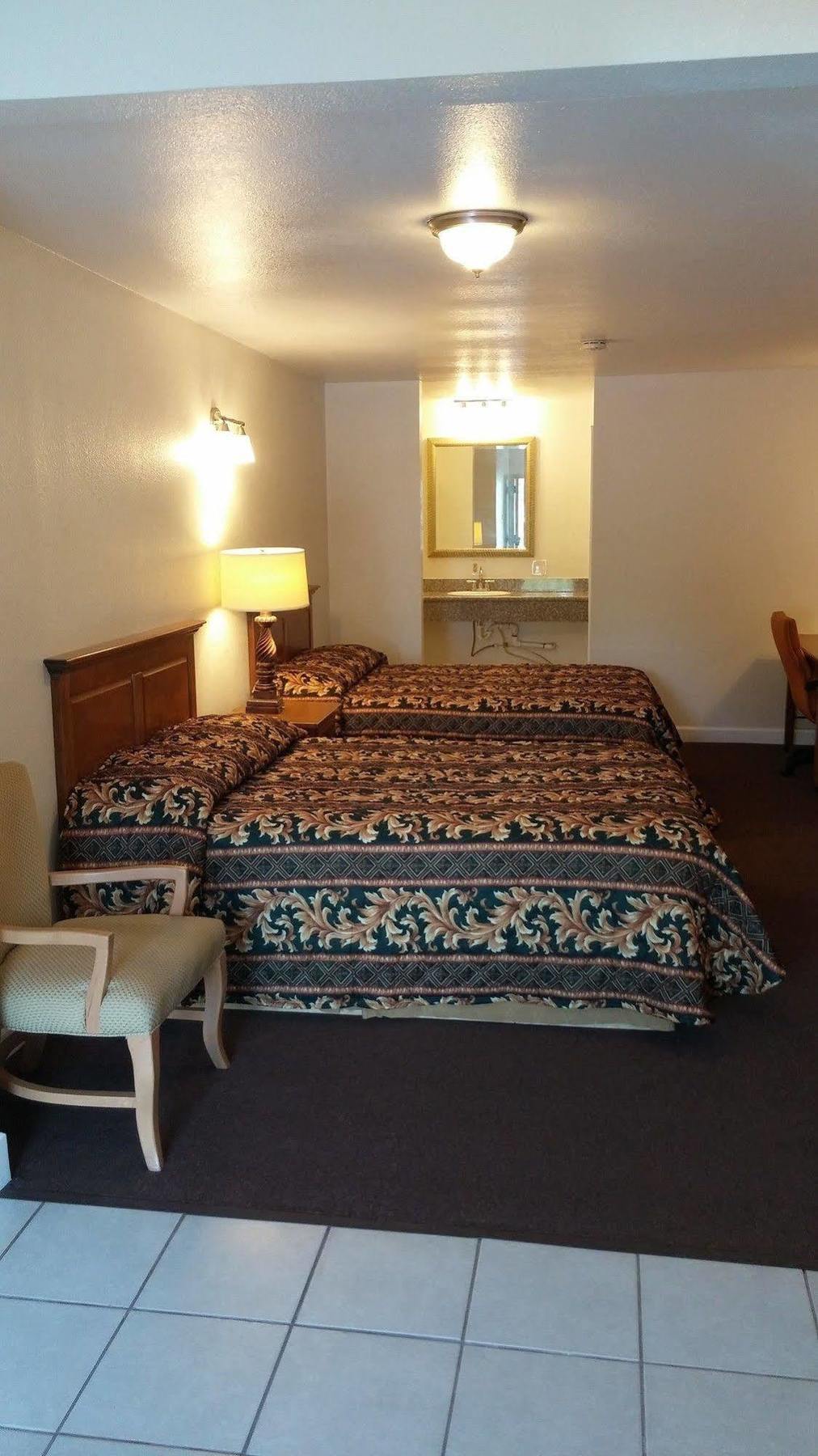 Country Regency Inn & Suites Manvel Exteriér fotografie